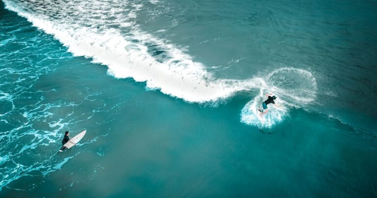 Sierra Kerr Challenger Series 2026 – Surfer in der Welle als Symbolbild